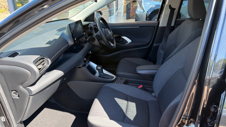 Toyota Yaris 1.5 Hybrid Design 5dr CVT Hybrid Hatchback